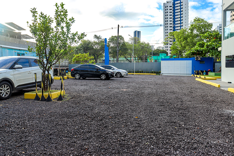 Foto do estacionamento da clínica